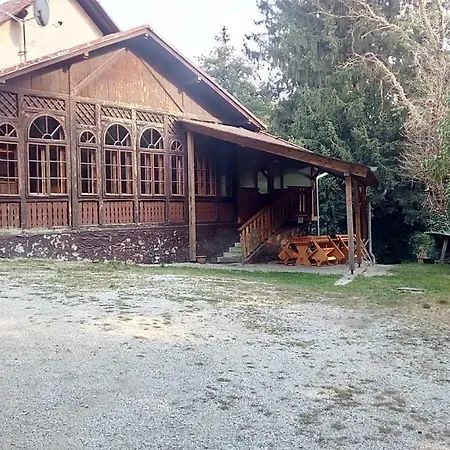 Prazdnonovy Dom. Vila Thoma بيت للعطل *